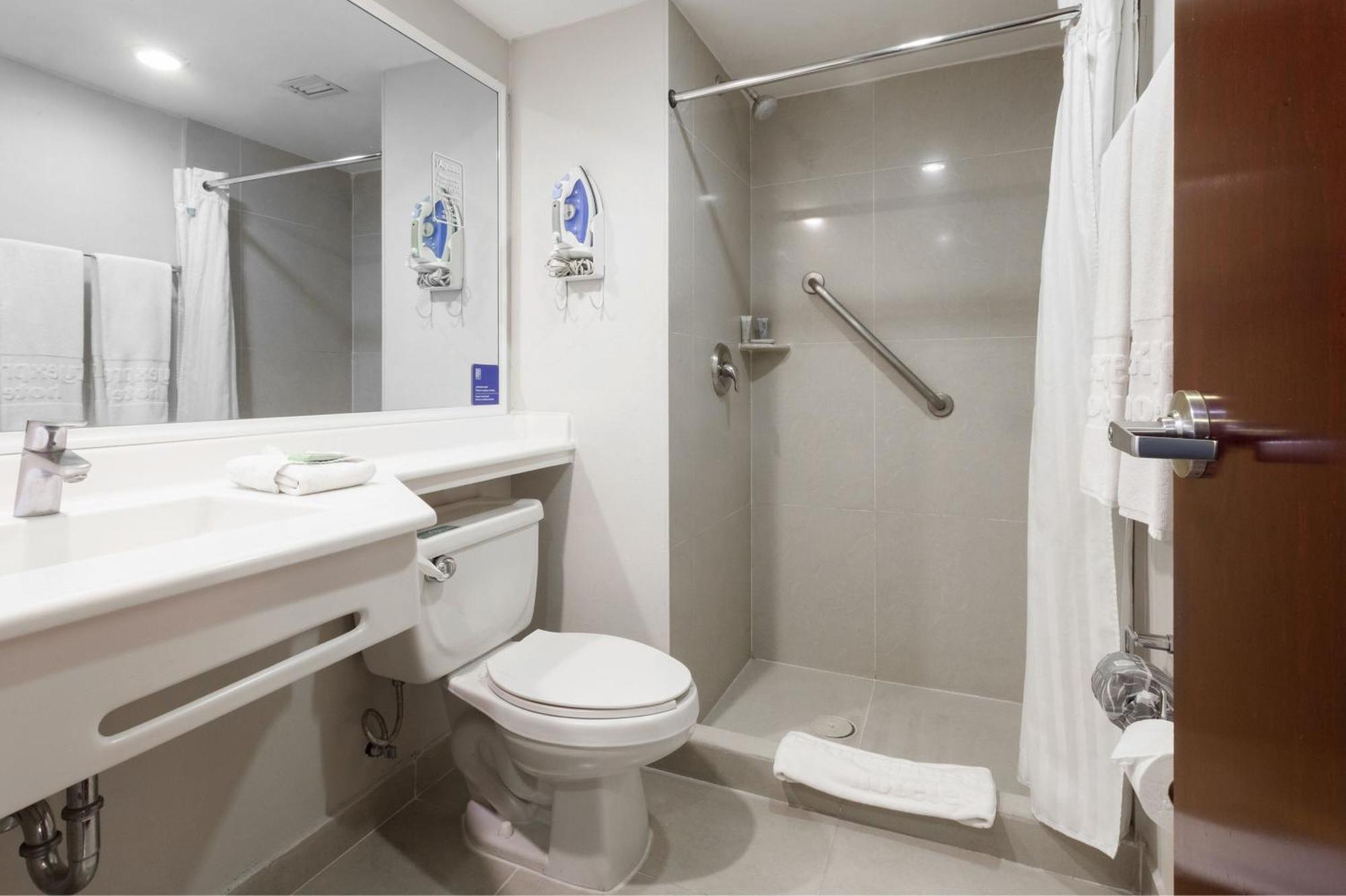 City Express By Marriott Celaya Parque المظهر الخارجي الصورة