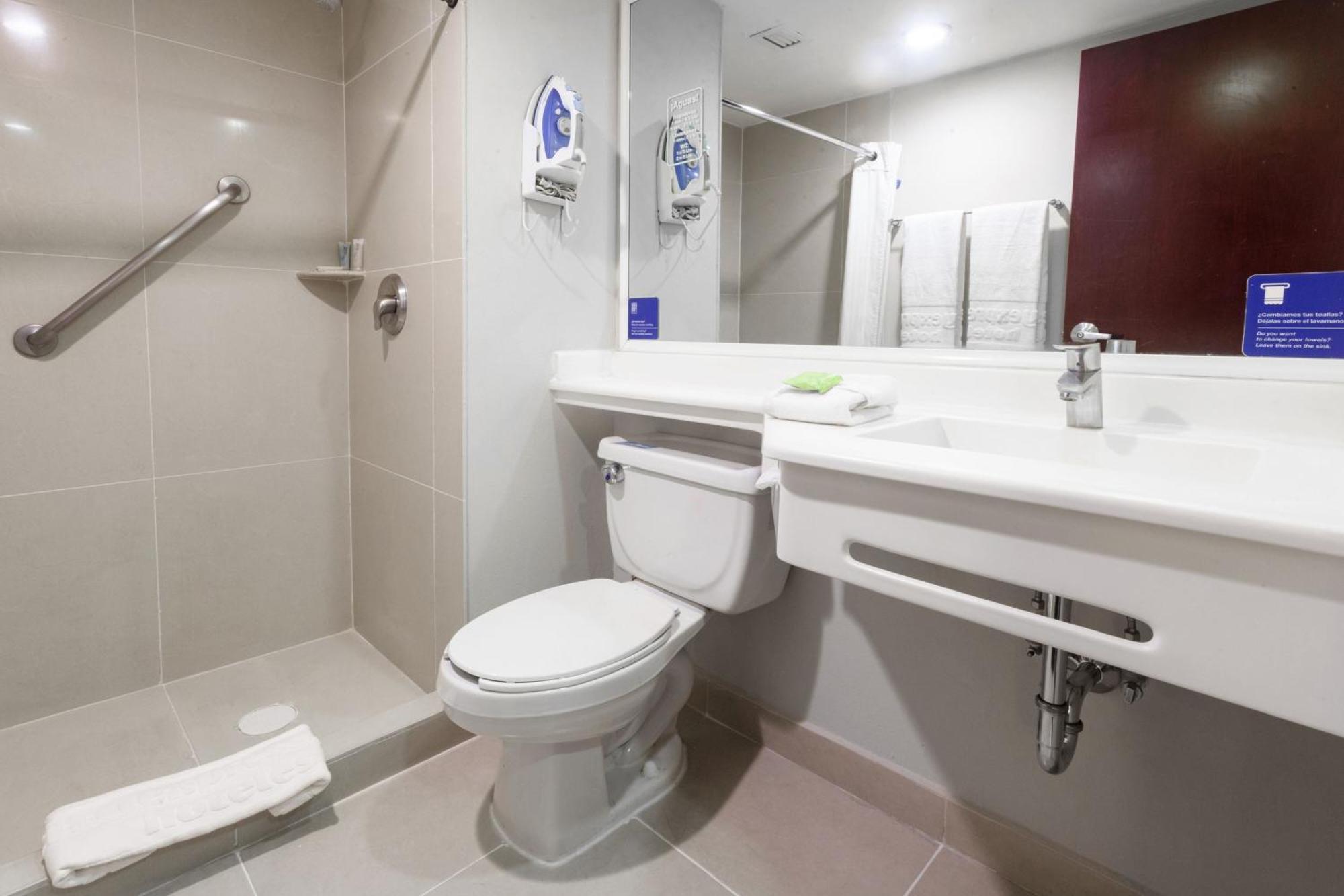 City Express By Marriott Celaya Parque المظهر الخارجي الصورة